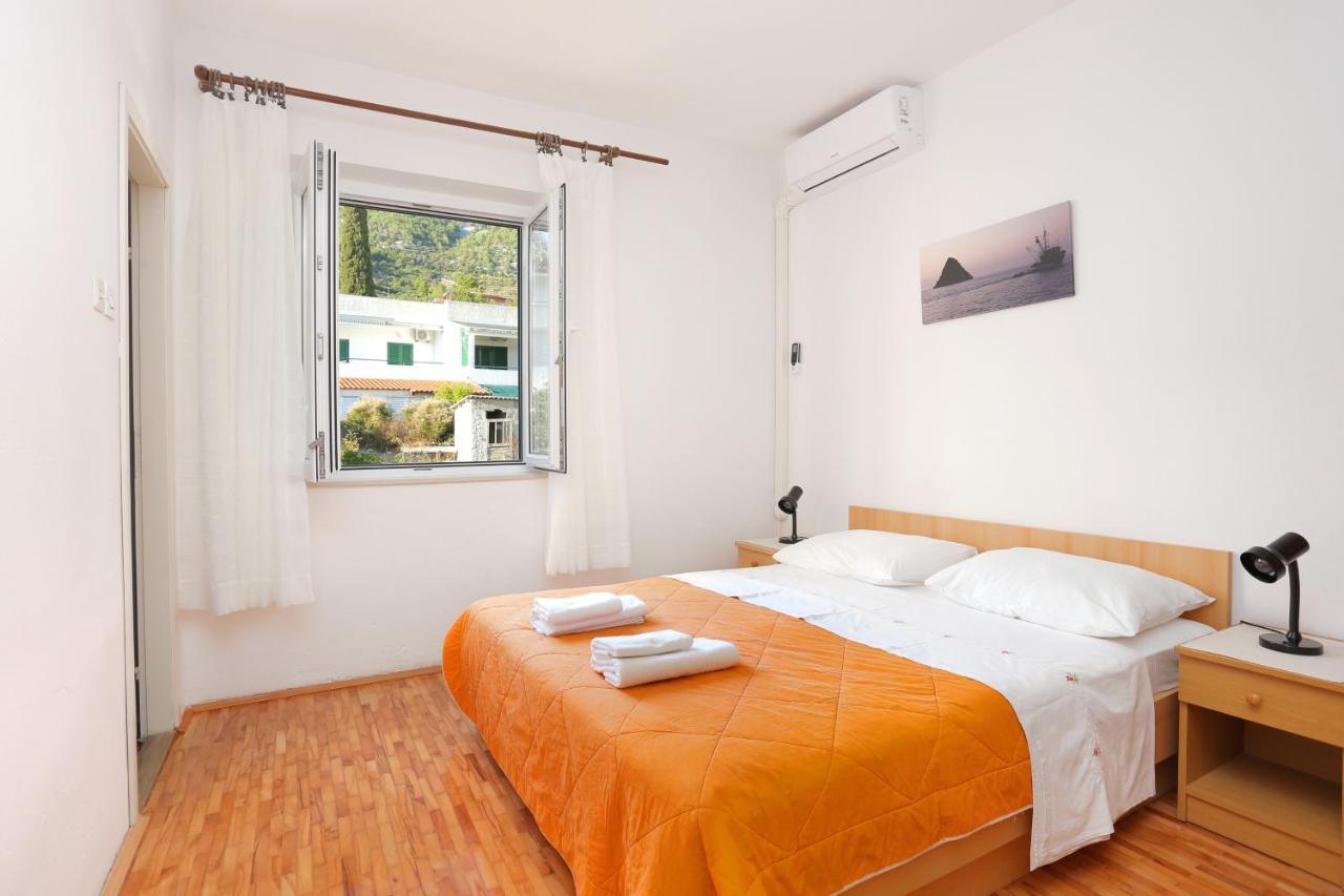 Apartments By The Sea Igrane, Makarska - 6653 Exterior photo