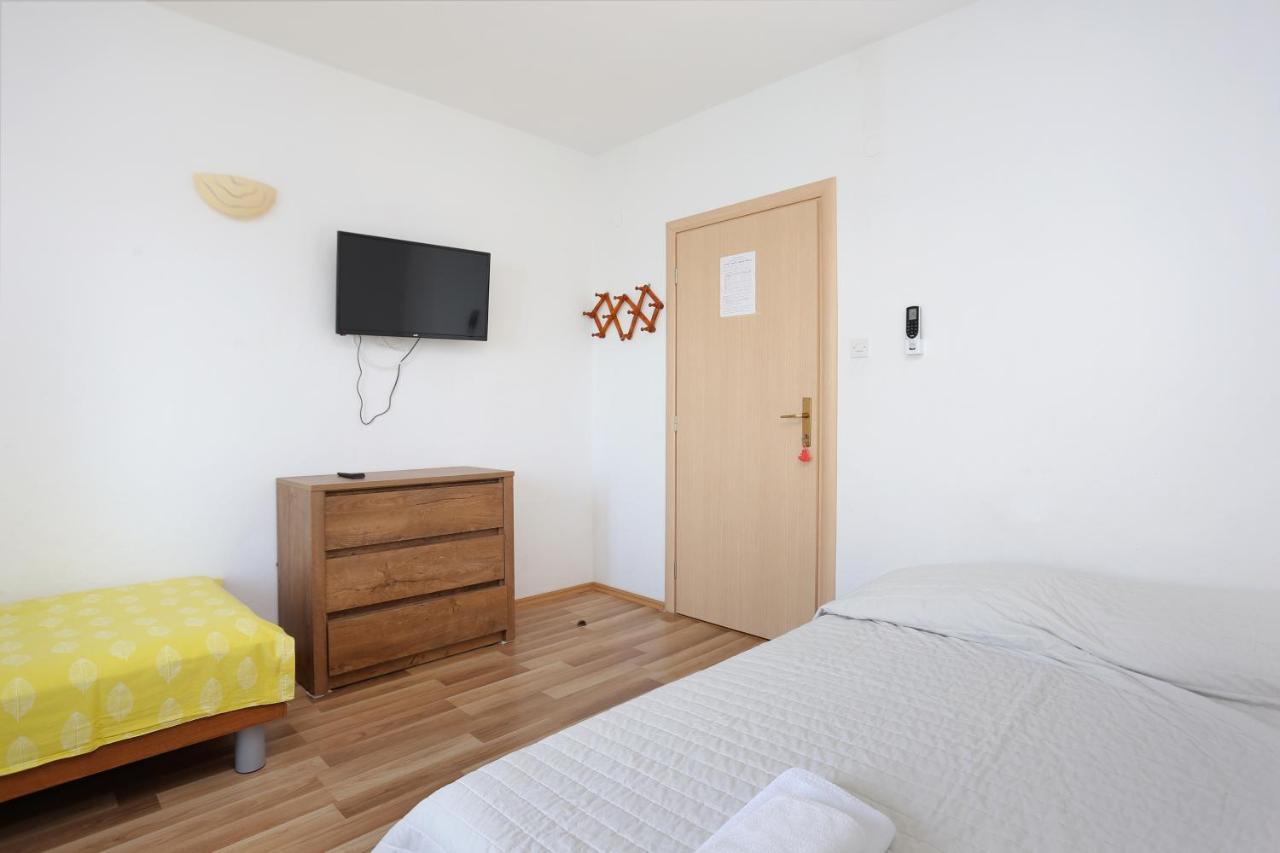 Apartments By The Sea Igrane, Makarska - 6653 Exterior photo